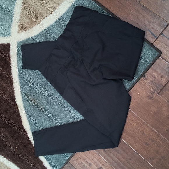 Along Fit black leggings - Picture 2 of 4